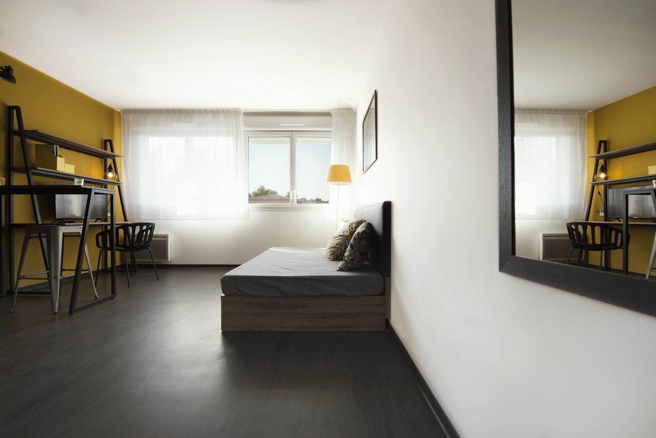 نيم Residence Uxco Kampus 30 Ex Suiteasy المظهر الخارجي الصورة