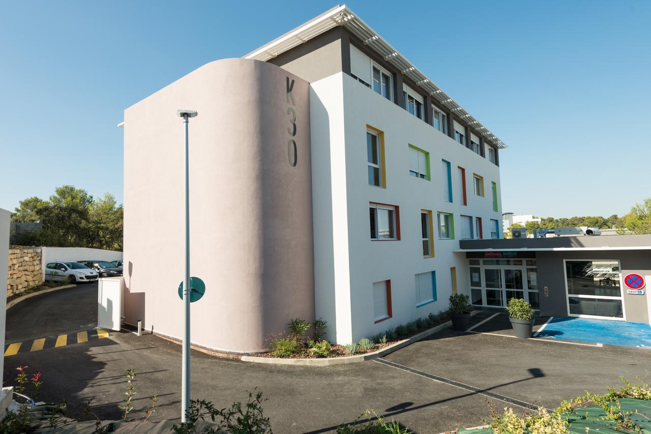 نيم Residence Uxco Kampus 30 Ex Suiteasy المظهر الخارجي الصورة
