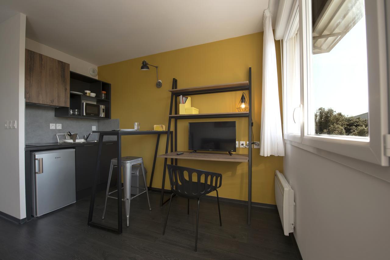نيم Residence Uxco Kampus 30 Ex Suiteasy المظهر الخارجي الصورة